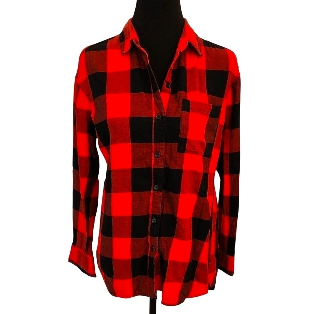 Old‎ Navy Women's "Boyfriend" Red and Black Plaid  Button-Up Shirt Small